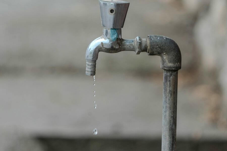 איתור נזילה במרתף